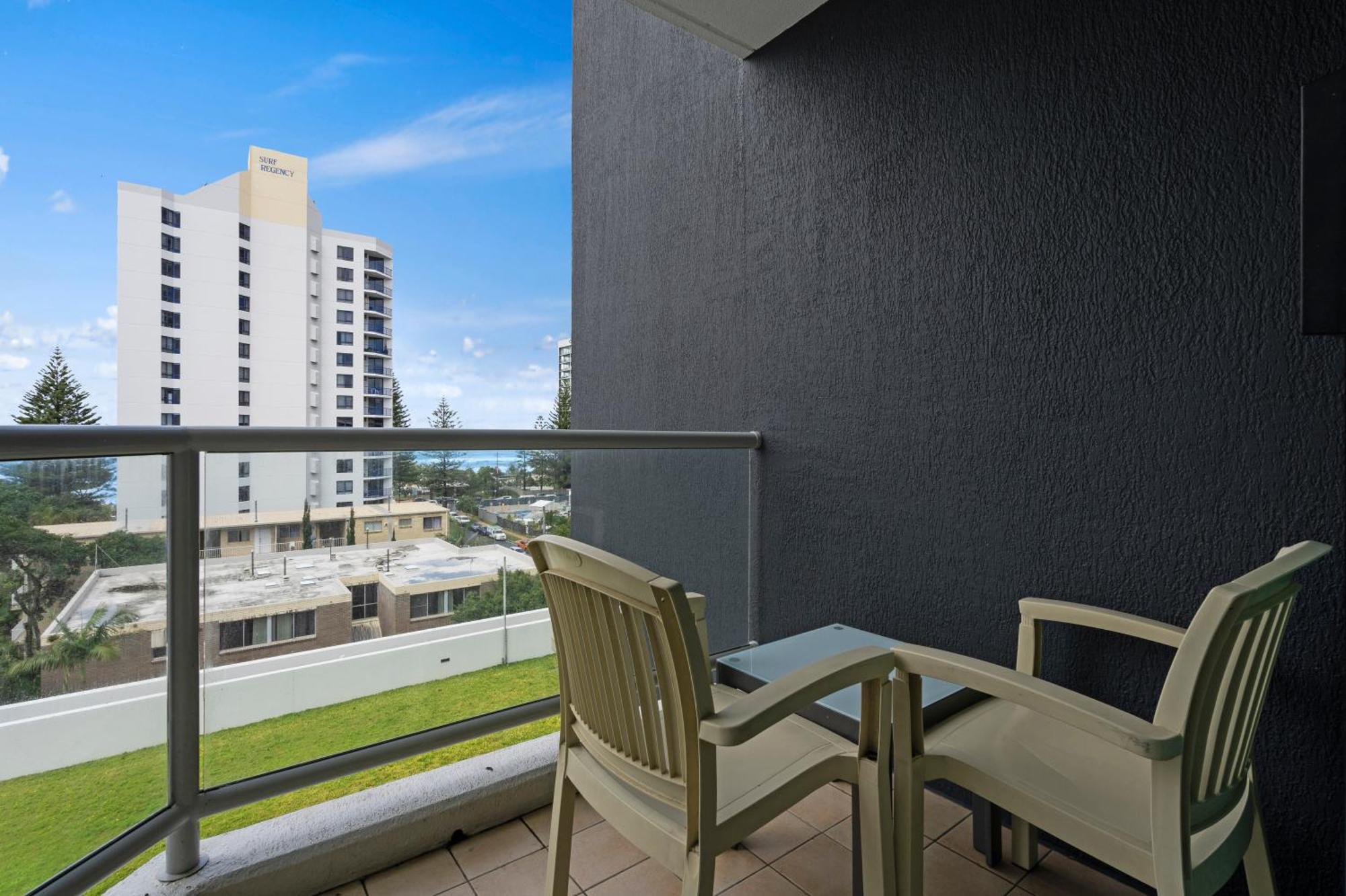 Legends Surfers Paradise Mid Week Madness Deal - Q Stay Gold Coast Bagian luar foto