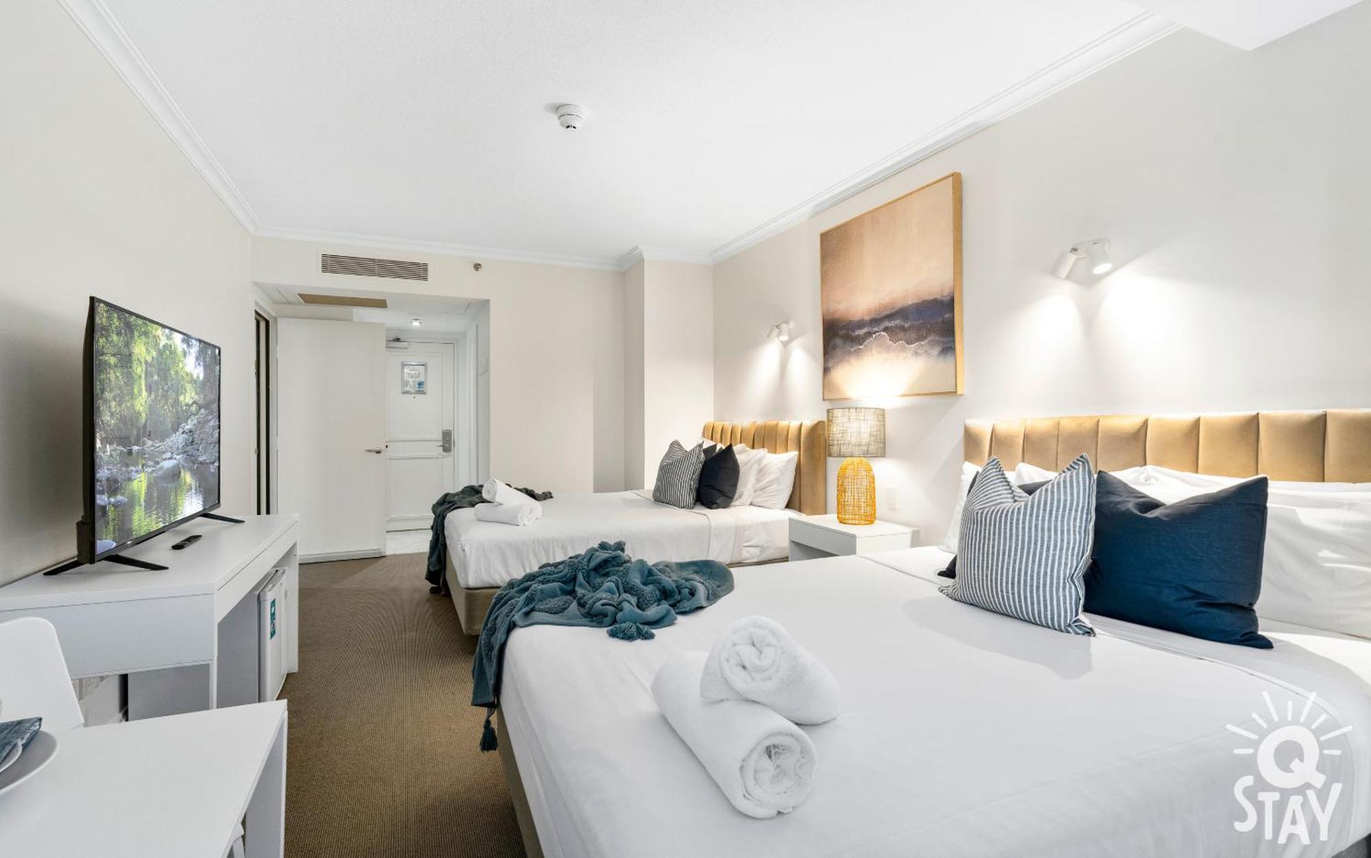 Legends Surfers Paradise Mid Week Madness Deal - Q Stay Gold Coast Bagian luar foto