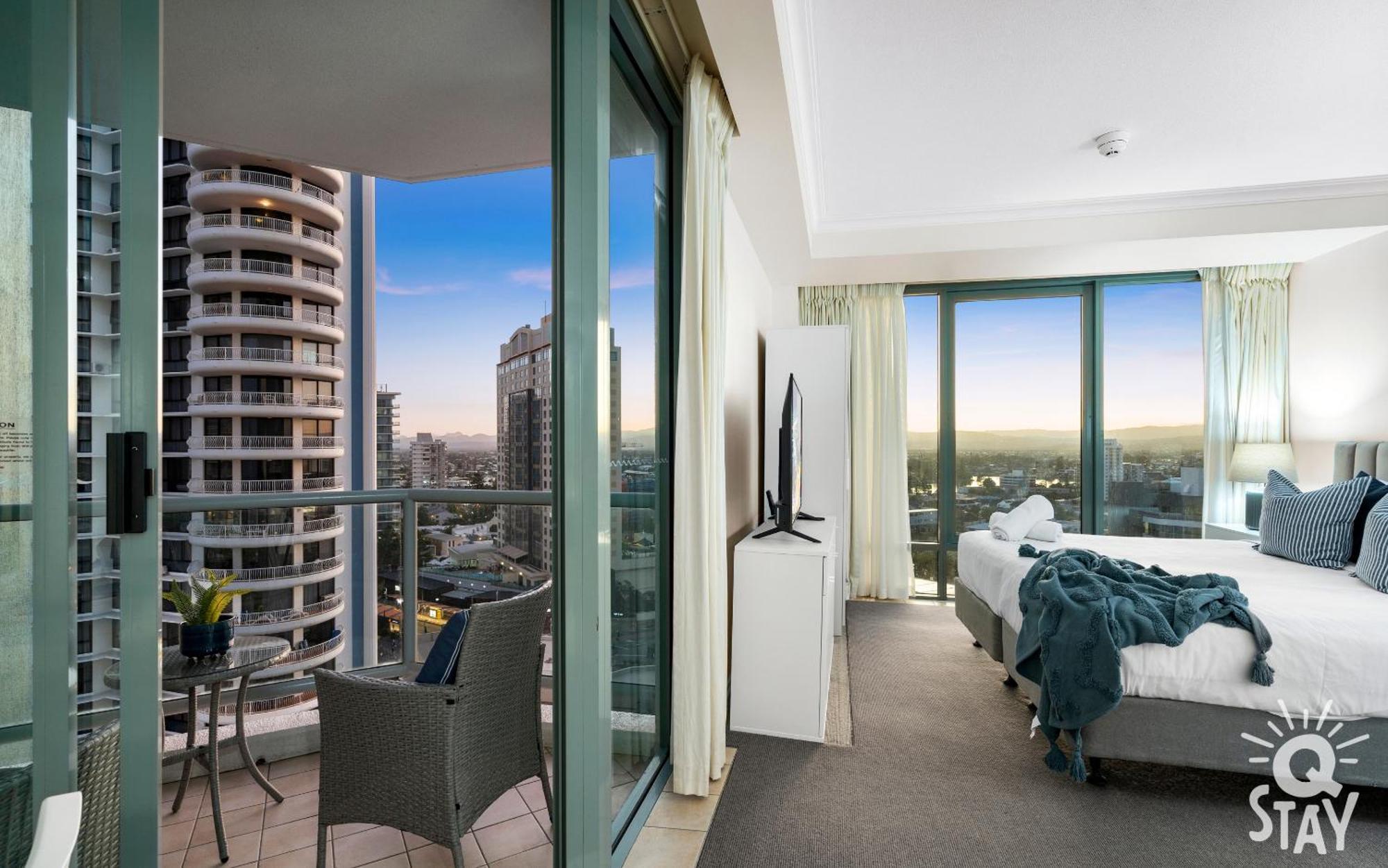 Legends Surfers Paradise Mid Week Madness Deal - Q Stay Gold Coast Bagian luar foto