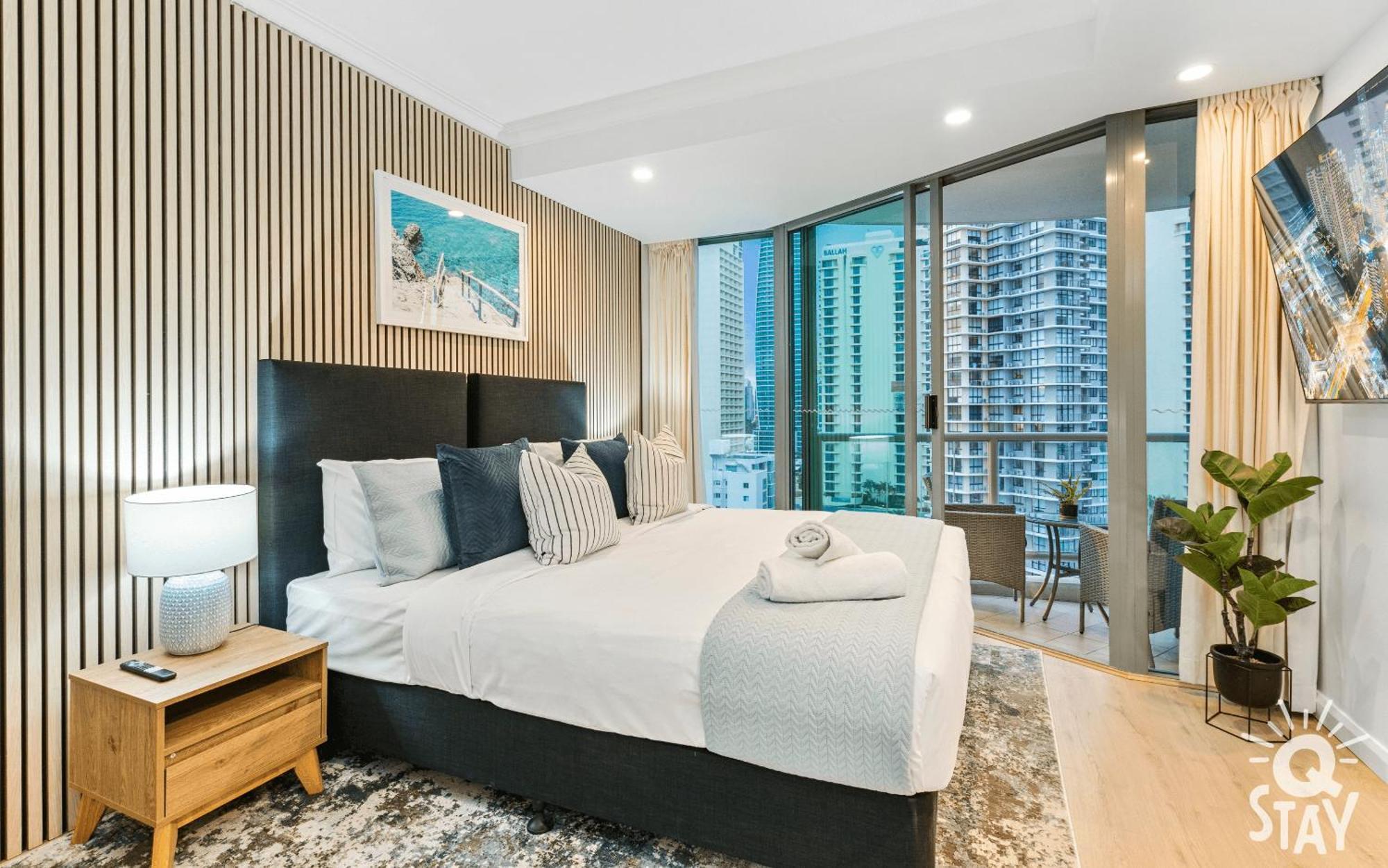 Legends Surfers Paradise Mid Week Madness Deal - Q Stay Gold Coast Bagian luar foto
