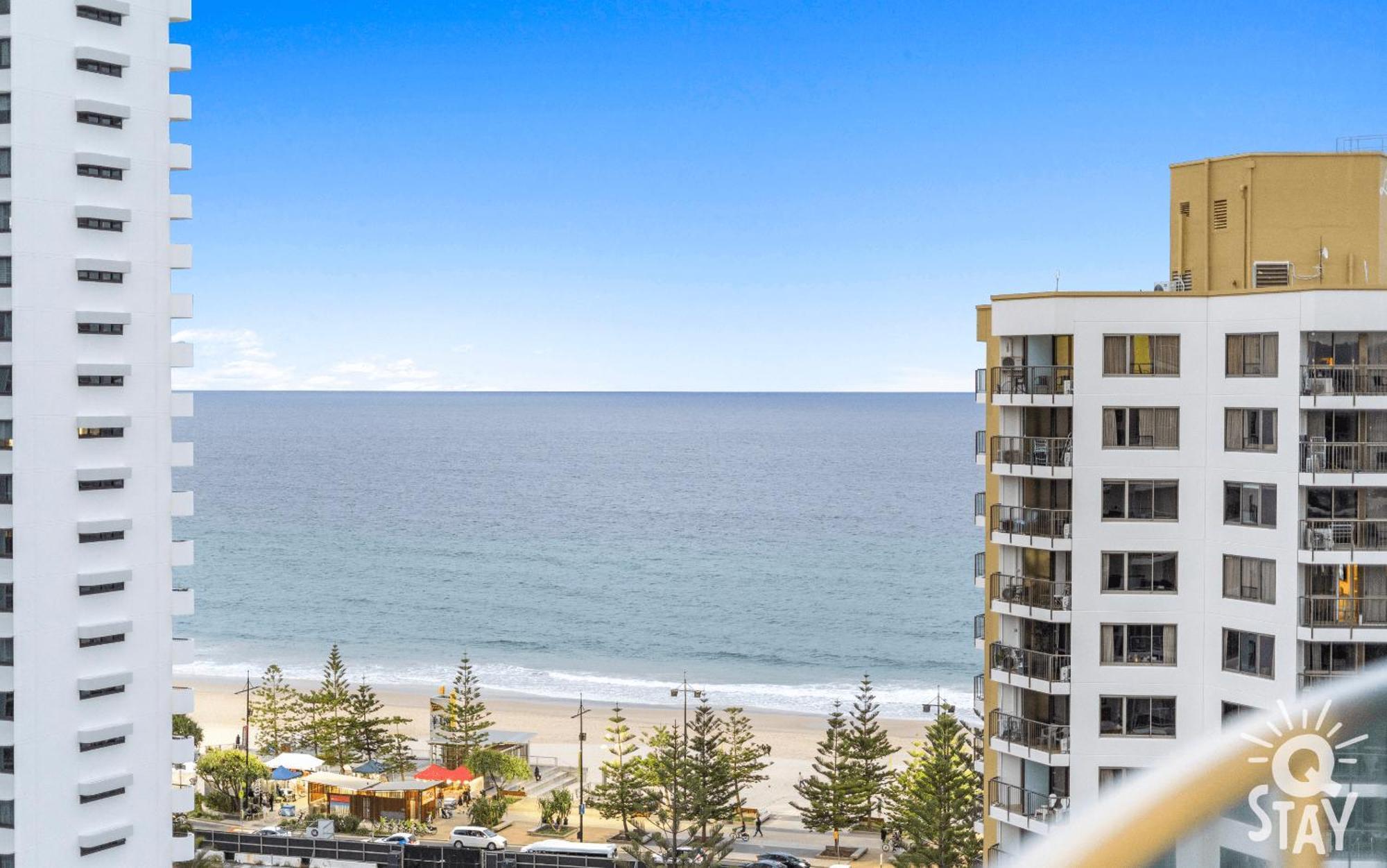 Legends Surfers Paradise Mid Week Madness Deal - Q Stay Gold Coast Bagian luar foto