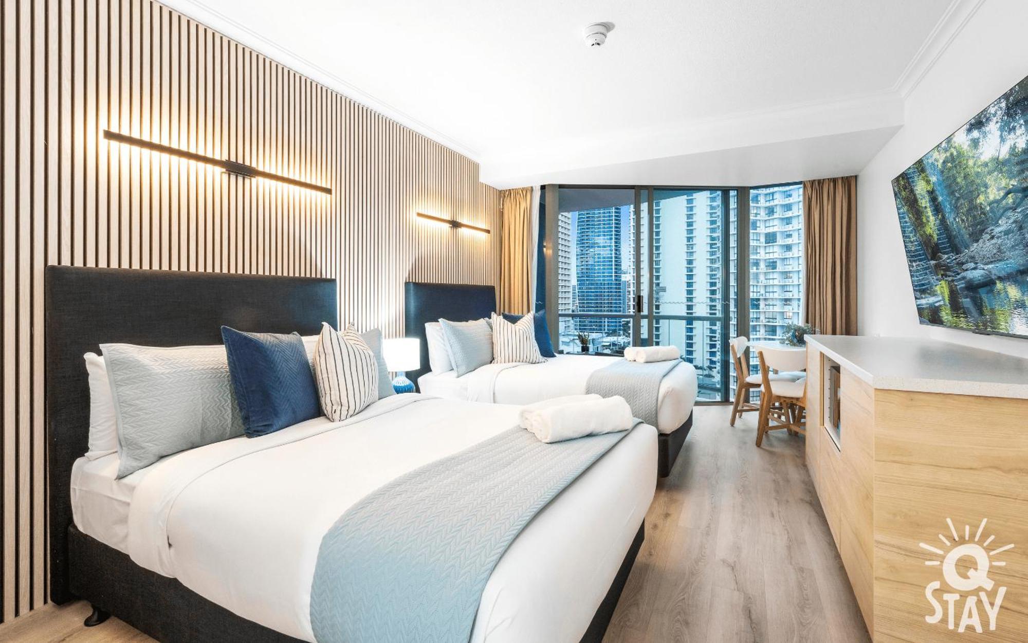 Legends Surfers Paradise Mid Week Madness Deal - Q Stay Gold Coast Bagian luar foto