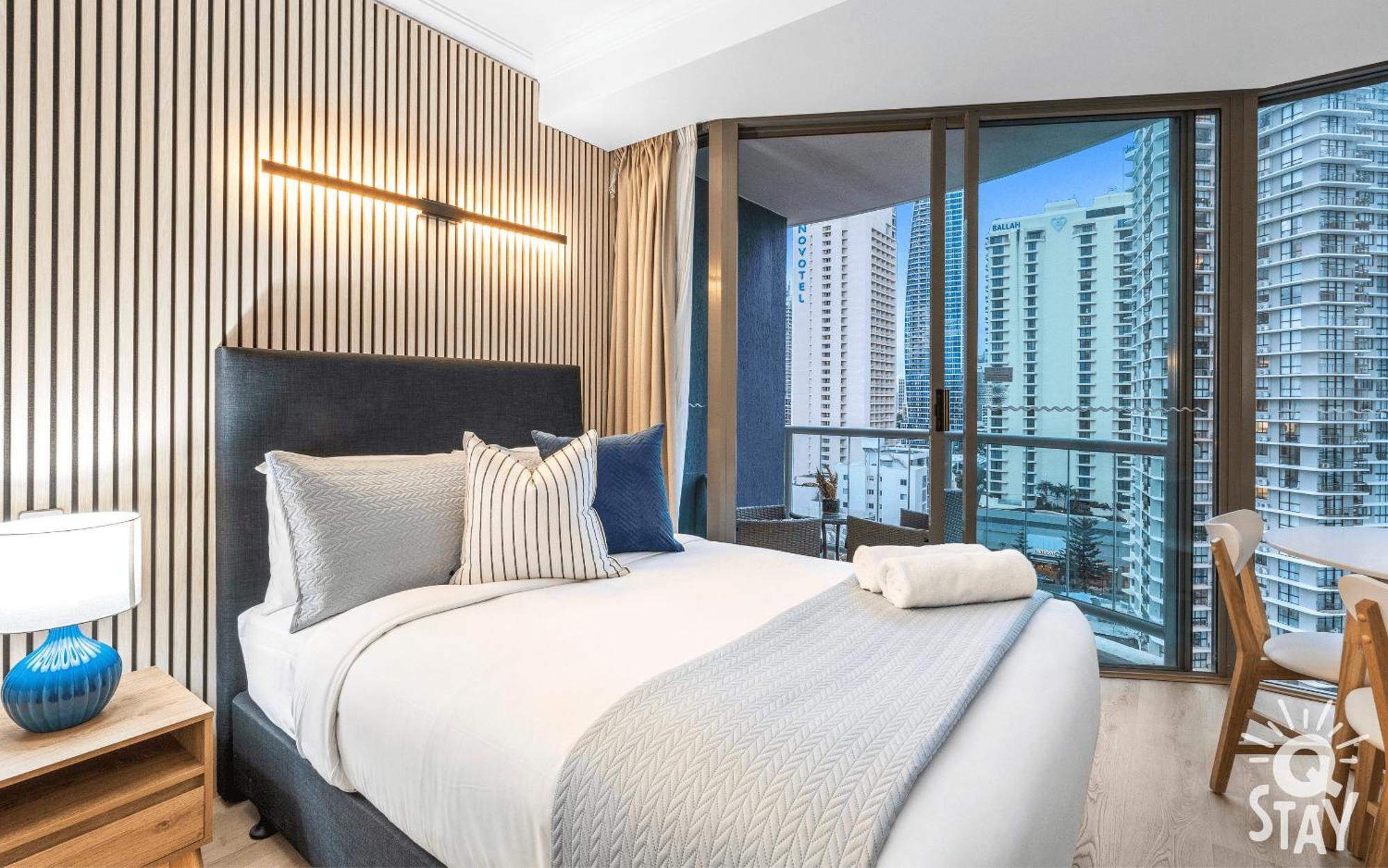 Legends Surfers Paradise Mid Week Madness Deal - Q Stay Gold Coast Bagian luar foto